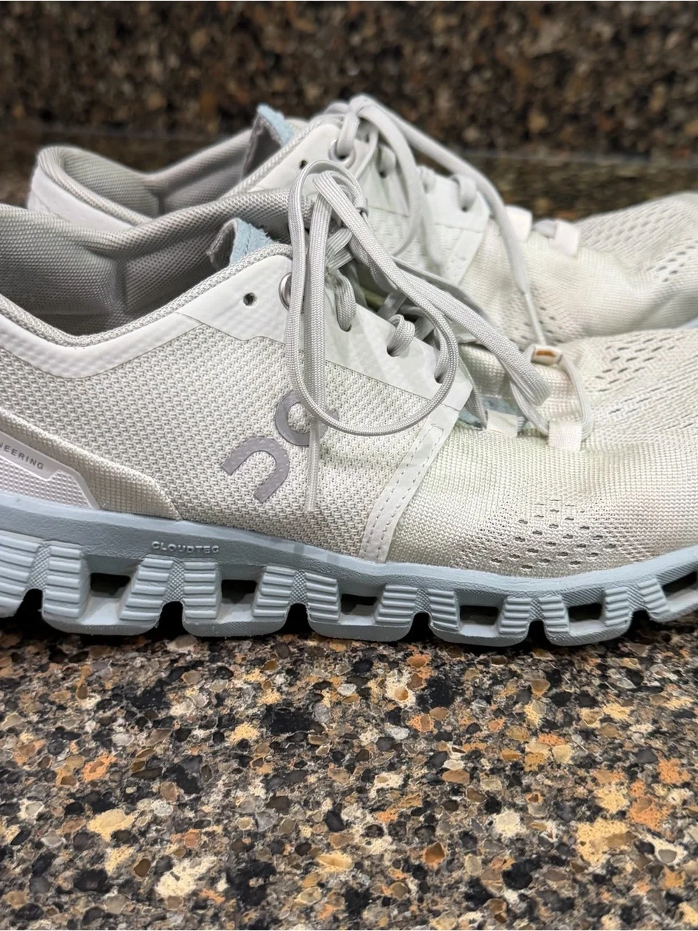 On Running Cloudflow Lightweight Running Shoes ladies 6